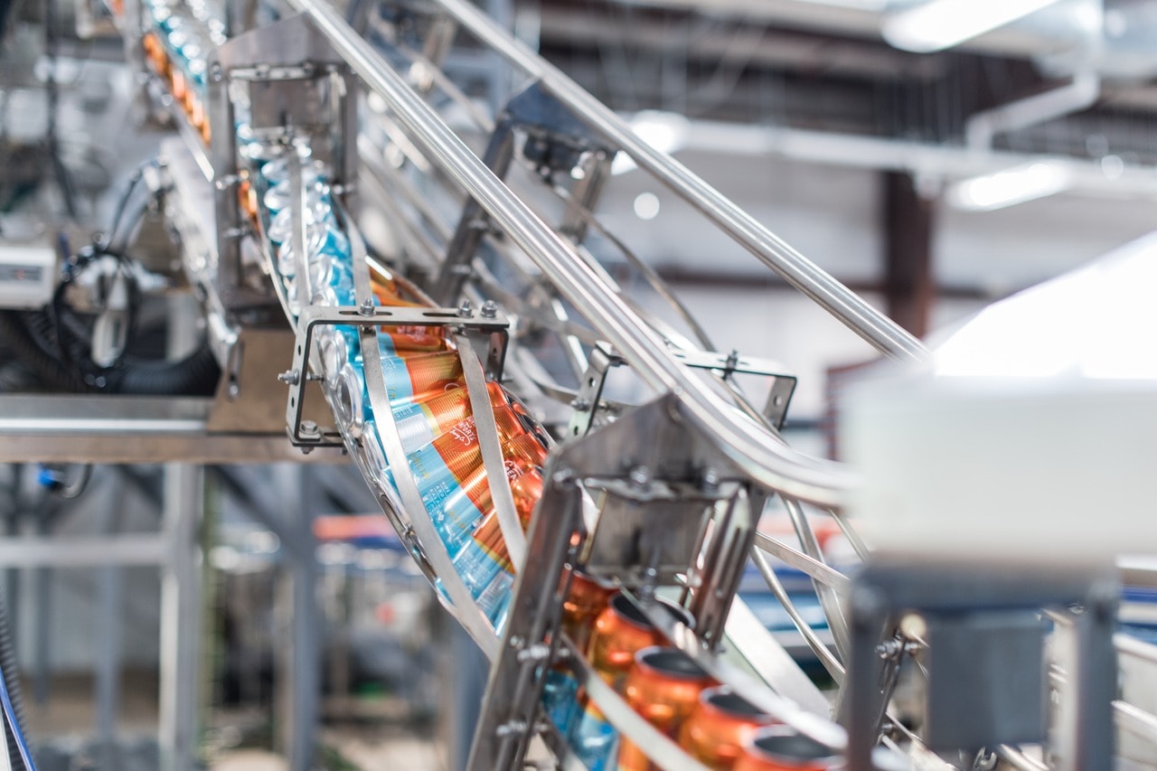 Creature Comforts公司的新厂占地约3700平米，可以为每年生产近5900千升啤酒提供足够的场地。
