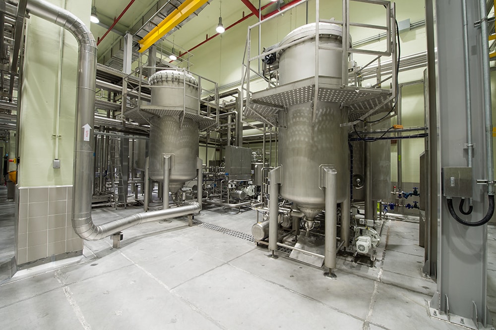 For beer filtration using diatomite, a TFS filter (Twin Flow System) for a throughput of 300 hectolitres an hour and a PVPP filter TFS for the same throughput have been installed.