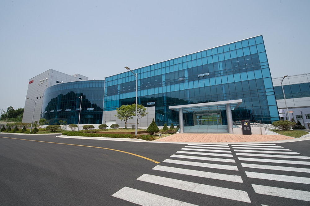 With its newly built brewery in Chungju, the South-Korean beverage company Lotte Chilsung Beverage has broken up the existing beer duopoly in this country.
