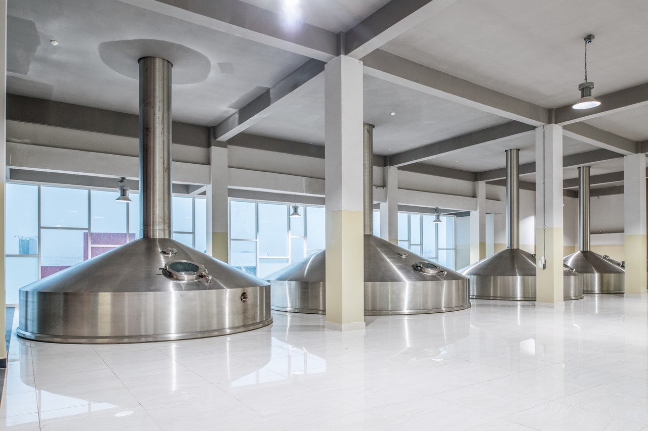 In the new Steinecker brewhouse, 600 hectolitres can be produced per brew. The daily output can reach 14 of these brews. 