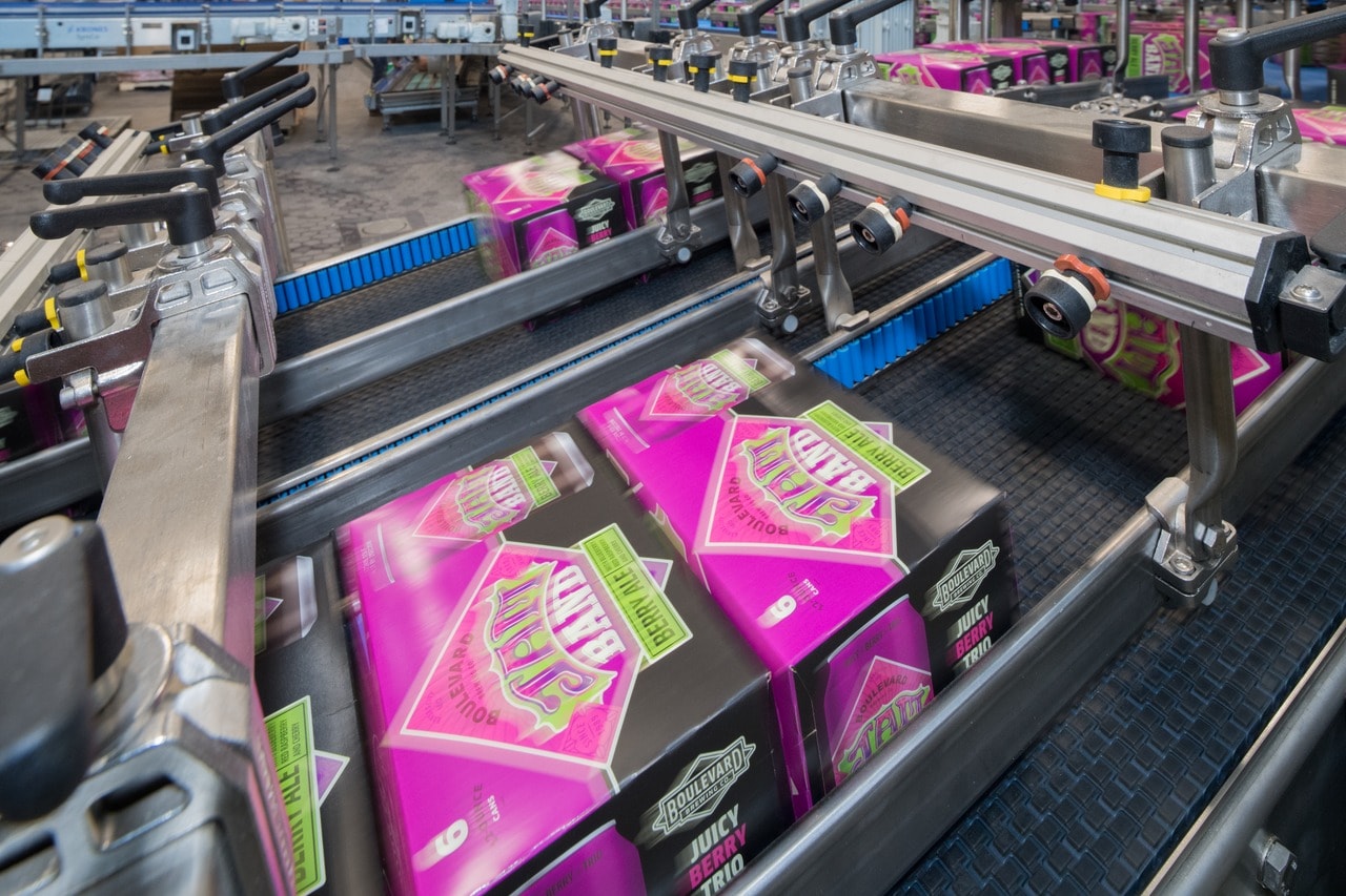 The focus for the new equipment was on versatility rather than speed due to the wide array of brands and flavors Boulevard wanted to produce: “It took some creativity to give the line the flexibility we needed, and that was provided by the experts at Krones,” says Dali Grabar. 