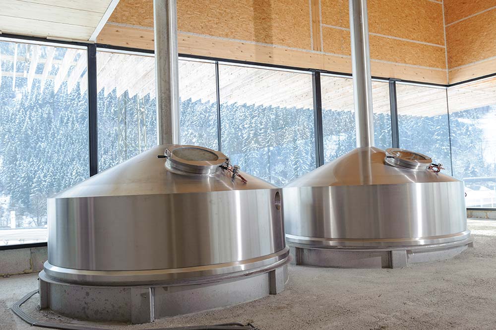 To enable it to use both the infusion and the decoction mashing process for brewing specialty beers, Zillertal Bier had two ShakesBeer EcoPlus mash tuns installed. 