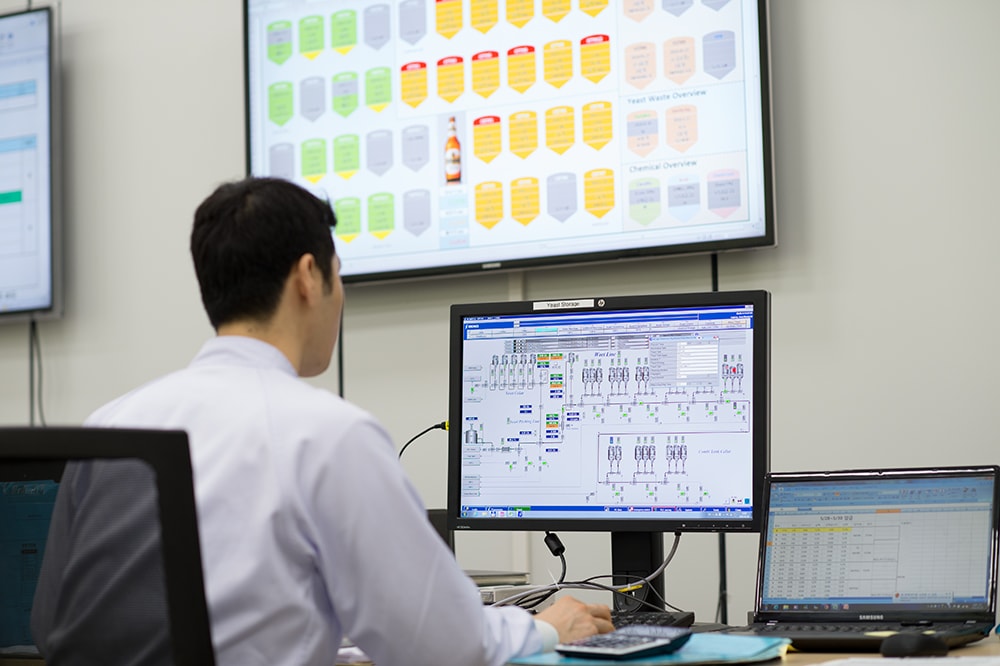 Los operadores también trabajaron por primera vez con el software de automatización de Krones Botec F1.