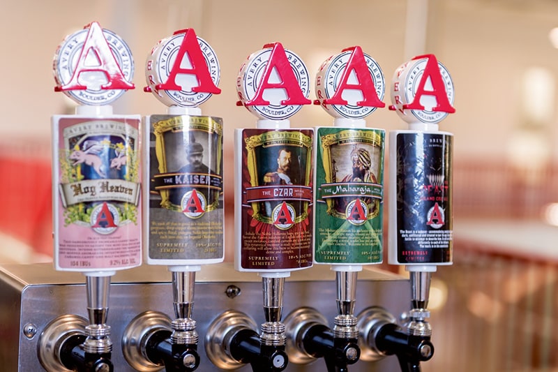 Avery Brewing hat bereits früh seine Nische im Markt gefunden, und zwar mit stark gehopften Sorten, mit geschmacksintensiven und alkoholhaltigeren Spezialitäten sowie mit fassgereiften Bieren.