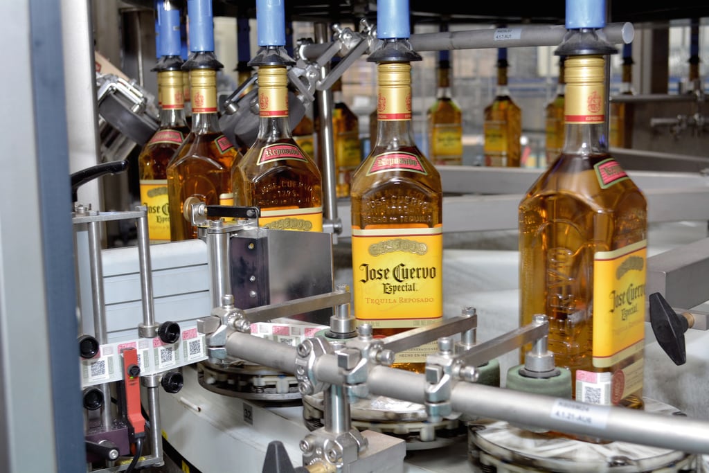 Überzeugt von den erfreulichen Ergebnissen früherer Krones Etikettiermaschinen setzt der Tequila-Hersteller jetzt zum zweiten Mal eine Modul-Etikettiermaschine Multimodul ein.